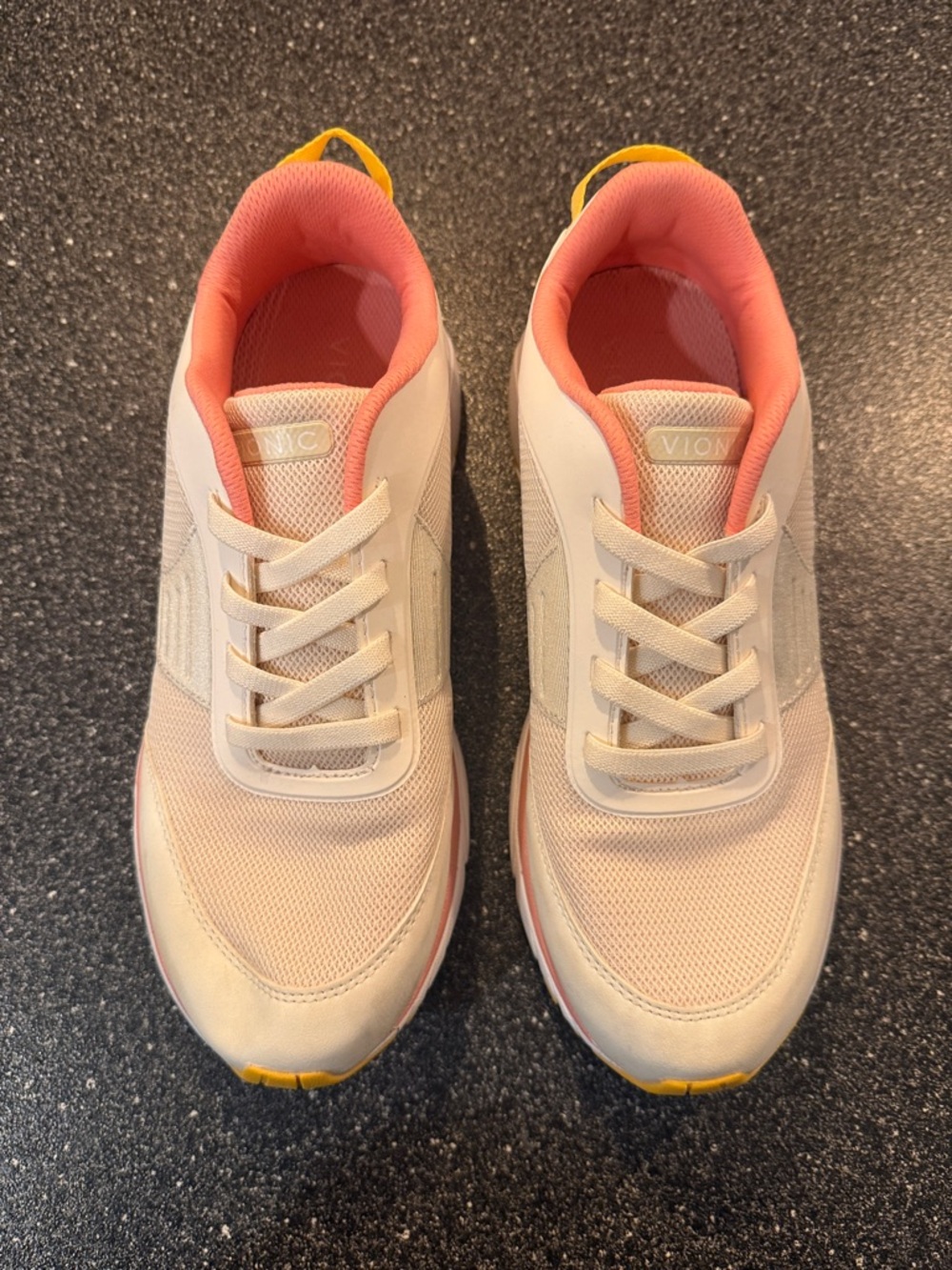 Vionic Women's Seville Slip On Sneaker - size 10